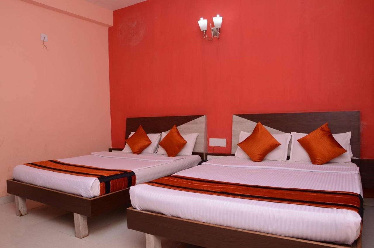 Hotel Park Lagoon Puri Buitenkant foto