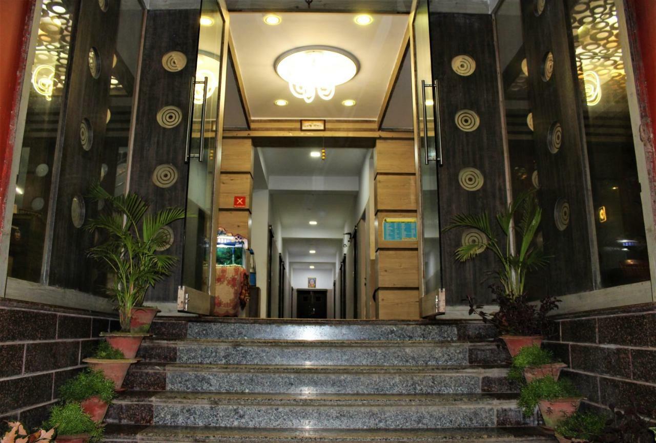 Hotel Park Lagoon Puri Buitenkant foto